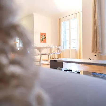 Superbe Avec Jardin Piscine, Garage * 니스