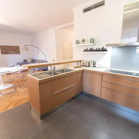 Superbe Avec Jardin Piscine, Garage Nizza