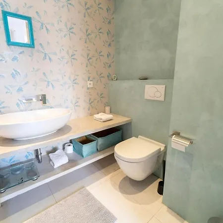 Apartman Superbe Avec Jardin Piscine, Garage