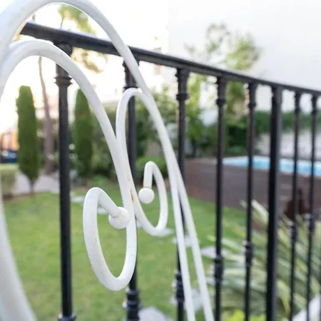 Superbe Avec Jardin Piscine, Garage Nizza