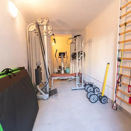 Superbe Avec Jardin Piscine, Garage Apartman