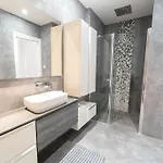 公寓 Superbe Avec Jardin Piscine, Garage 尼斯