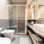 公寓 Superbe Avec Jardin Piscine, Garage 尼斯