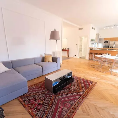 Superbe Avec Jardin Piscine, Garage * 尼斯