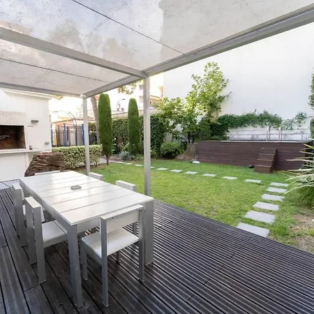 Superbe Avec Jardin Piscine, Garage 尼斯